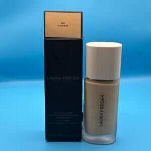 Laura Mercier 2N1 Cashew Foundation